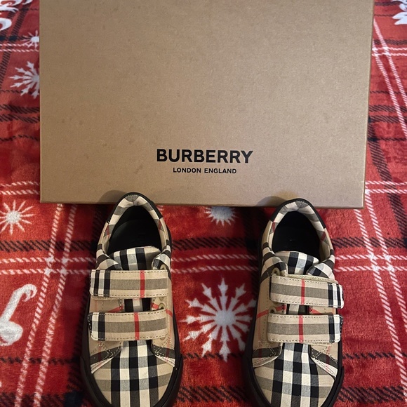 Child sneakers